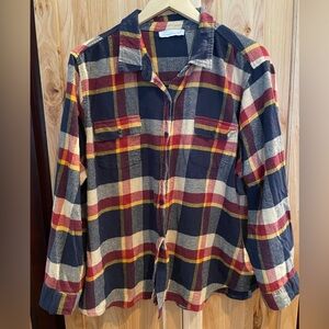 Cozy Flannel shirt. Pretty colors- navy, yellow, red. Women’s 2X